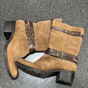 Bandolino Tan and Brown Heeled Boots